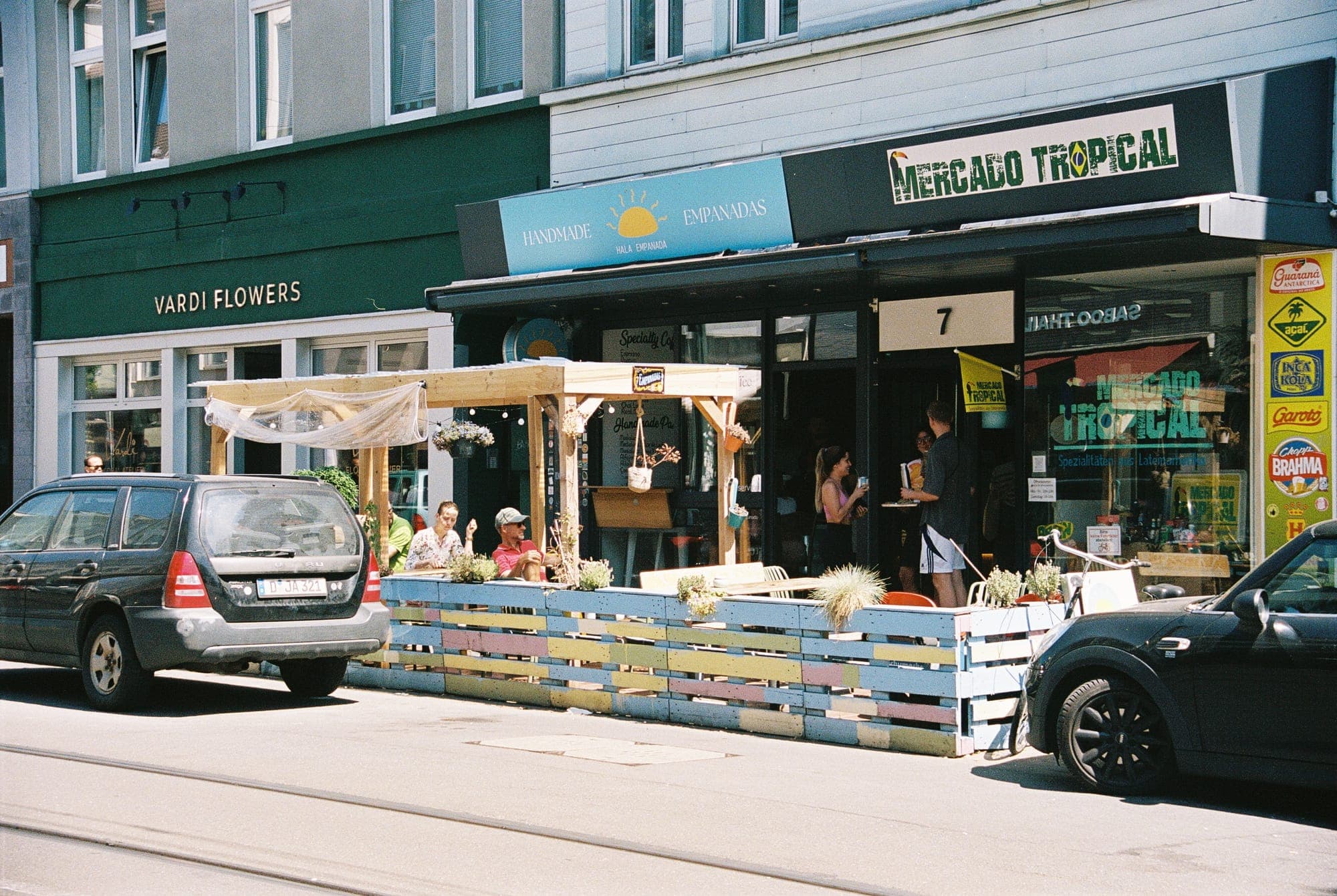 Hala Empanada Store an der Münsterstraße 7 mit Terrasse